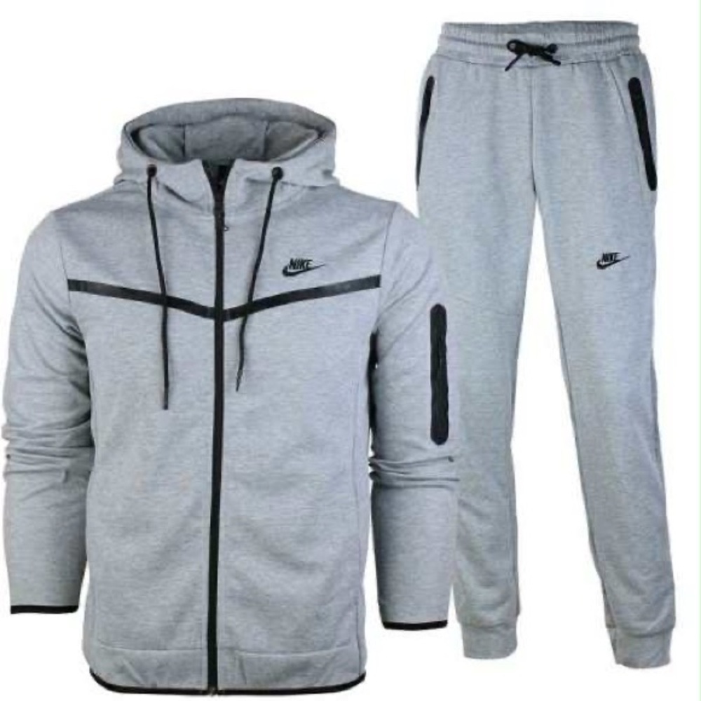Nike techs on sale !!!